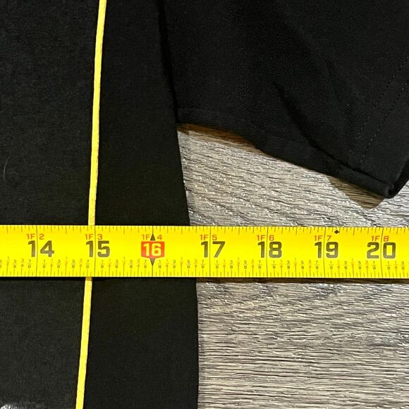 Shaka Wear Kobe Bryant “Legends Live Forever” Tee Black Mamba Snake Rings Small - Picture 6 of 7